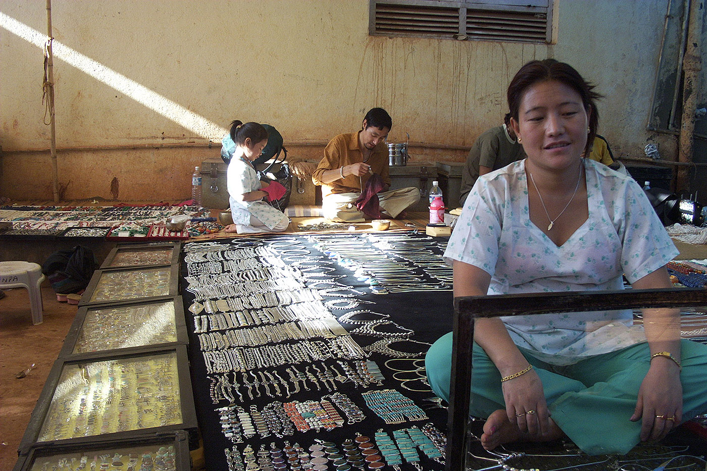 Venditori di argento nepalesi Goa India