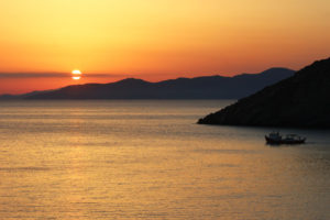 Grecia Cicladi Andros tramonto