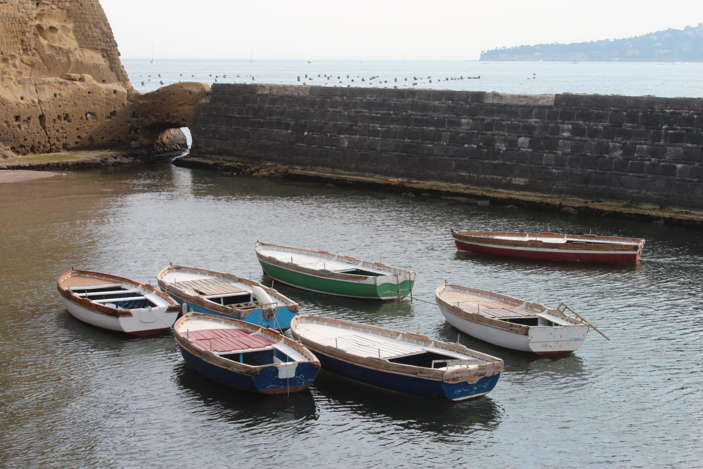 Porticciolo di Napoli vicino a Castel dell'Ovo