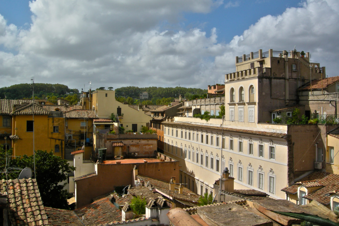 Roma vista dei tetti da Via dei Cappellari