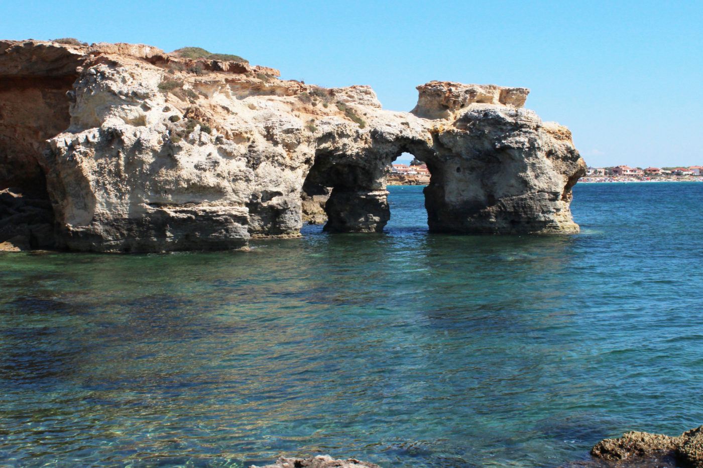 Sardegna Da Alghero ad Oristano scogliera s'arena scoada