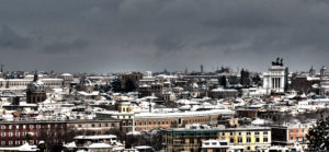 Il centro di Roma con la neve 2010 vista dei tetti dal gianicolo